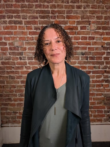 Amira Kohler headshot 1